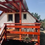 Erdodi Liget Badacsony Hegyen *