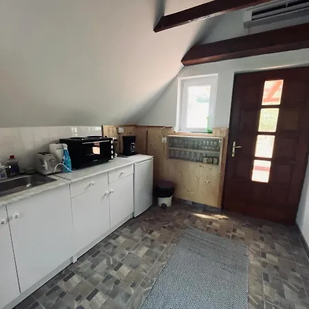 Erdodi Liget Badacsony Hegyen 度假居 *