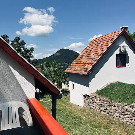 Erdodi Liget Badacsony Hegyen Nemesgulács