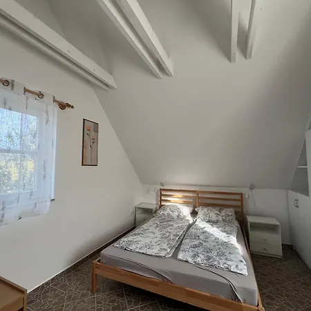 度假居 Erdodi Liget Badacsony Hegyen *