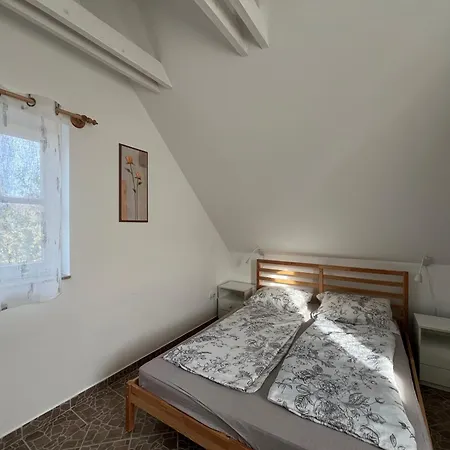 בית נופש Erdodi Liget Badacsony Hegyen *