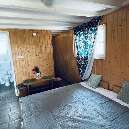 Erdodi Liget Badacsony Hegyen *