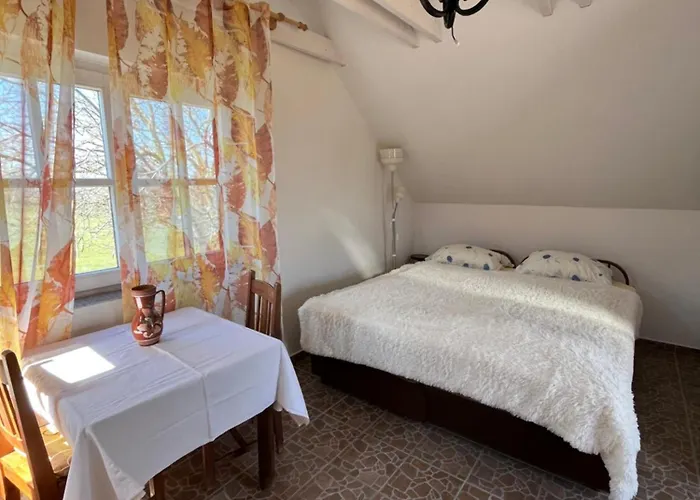 Erdodi Liget Badacsony Hegyen Nemesgulács