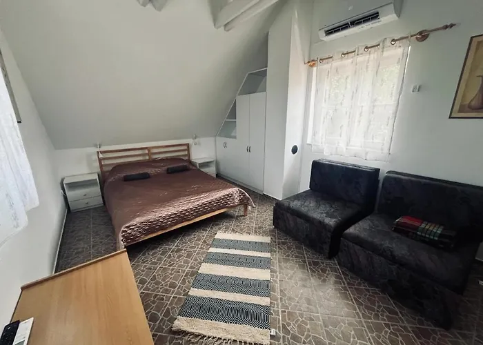 Erdodi Liget Badacsony Hegyen *